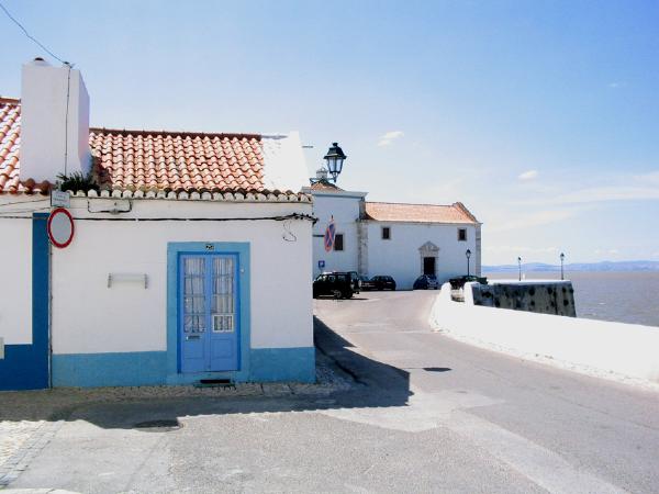 Capela de Nossa Senhora da Vida, também denominada «Capela da Senhora da Vida» (antiga Capela do Espírito Santo)