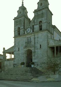 Igreja de Nossa Senhora da Encarnação (a antiga Lobagueira dos Lobatos), incluindo o seu recheio