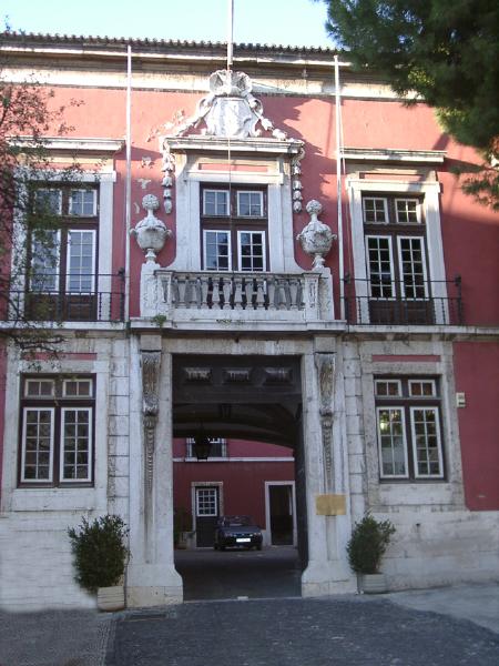 Palácio dos Condes de Almada, compreendendo os padrões comemorativos da conjuração de 1640