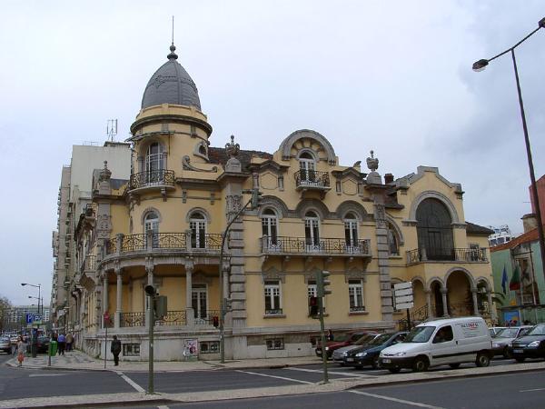 Edifício na Avenida de Berna, n.os 1 e 1-A