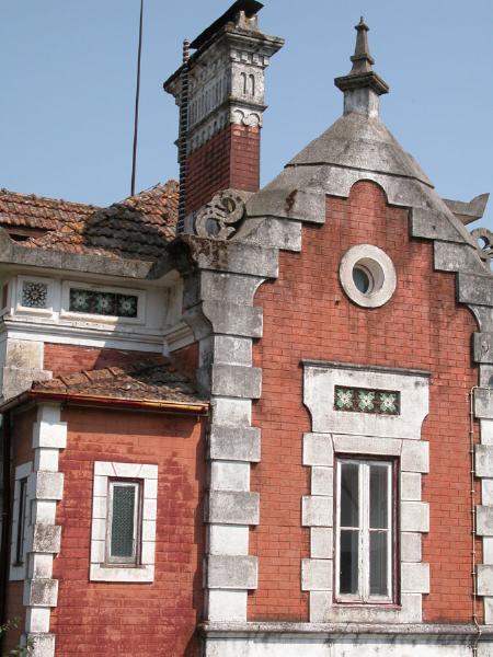 Casa mandada construir pelo pintor José Malhoa e conhecida por «O Casulo»