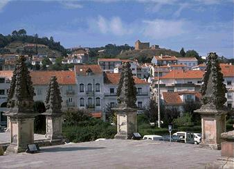 Ruínas do Castelo de Alcobaça