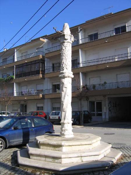 Pelourinho de Povos